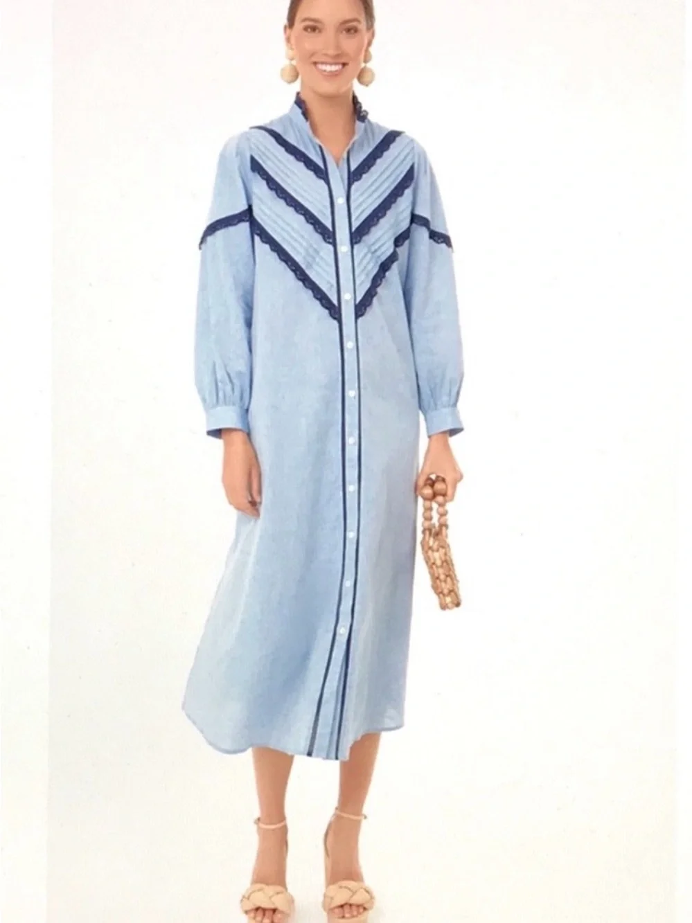 ⭐️Pomander Place by Tuckernuck Jolene Chambray Midi Dress⭐️ - Picture 4 of 13